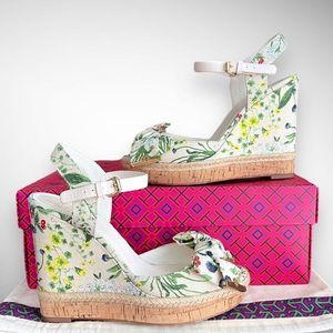 Tory Burch Penny 120MM Wedge in Watercolor Botanical Print / New Ivory Sz 7(M)